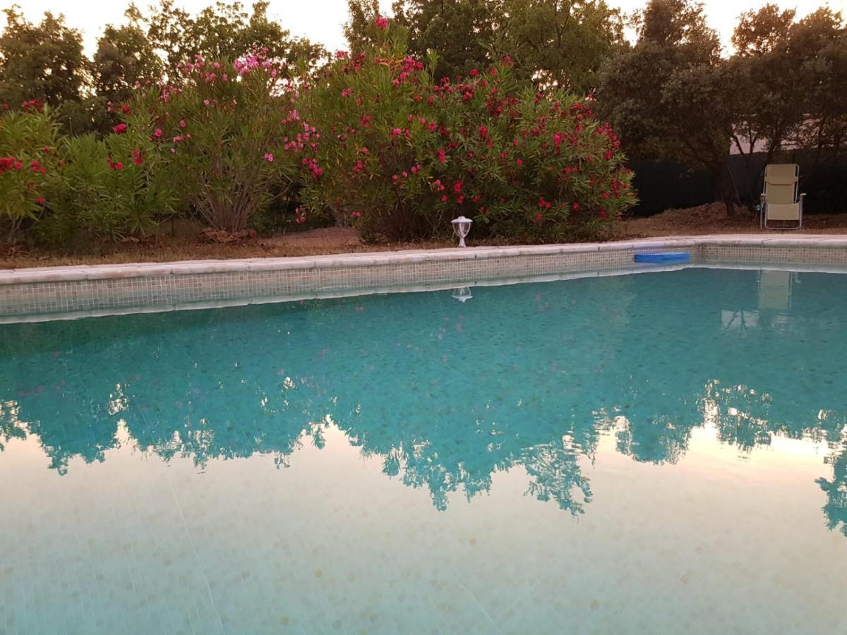 Lou Pebre D'Ai Bed & Breakfast Regusse Exterior photo