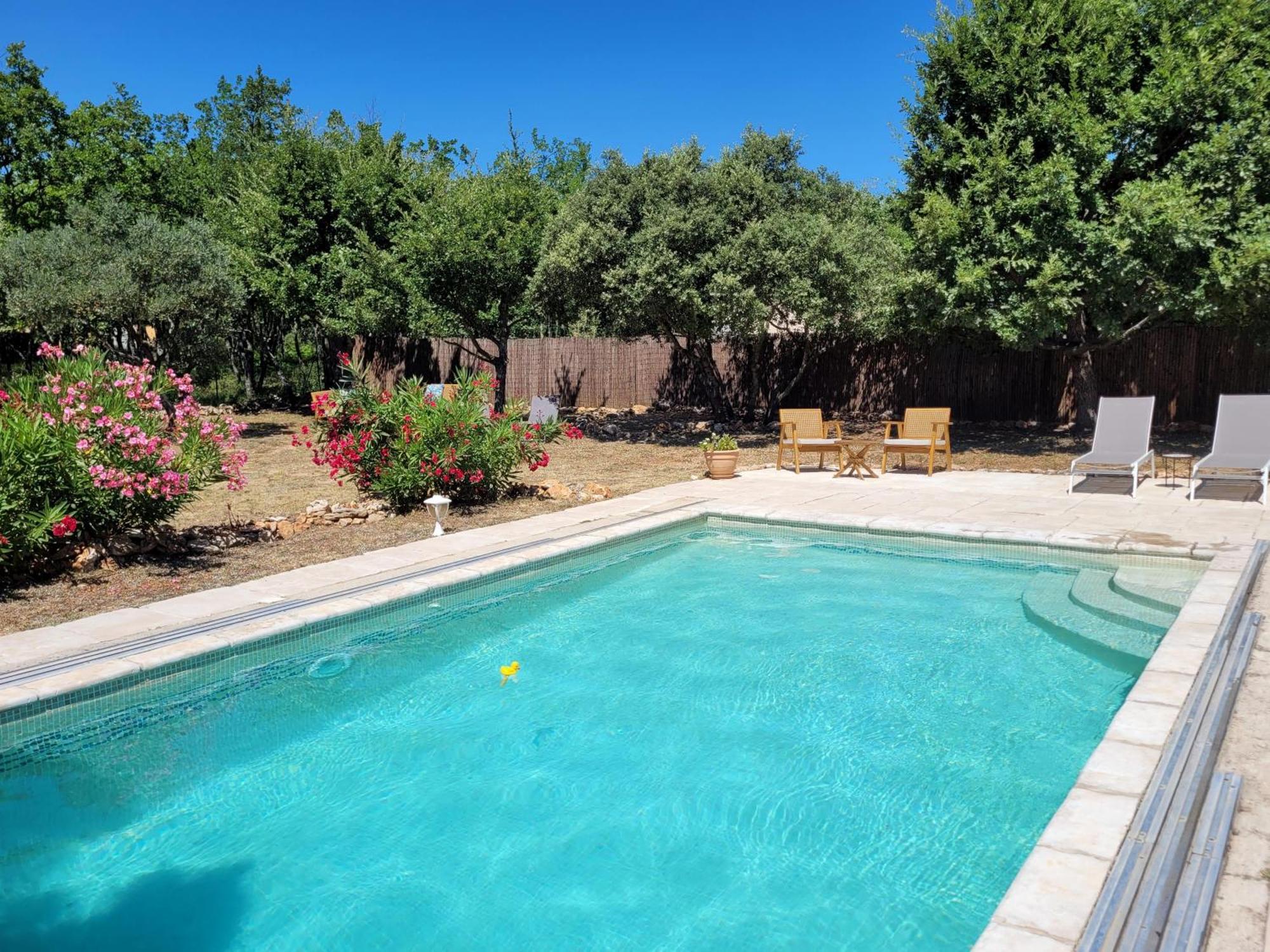 Lou Pebre D'Ai Bed & Breakfast Regusse Exterior photo